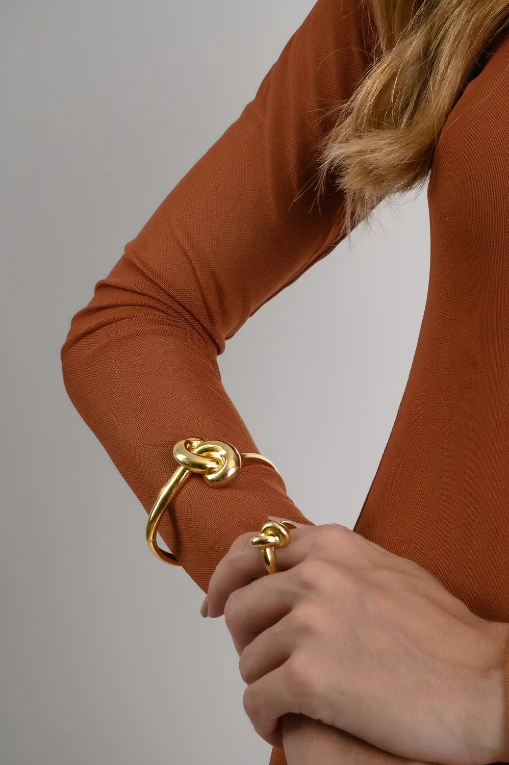 Anel Autoral Entrelaço com Banho em Ouro 18k