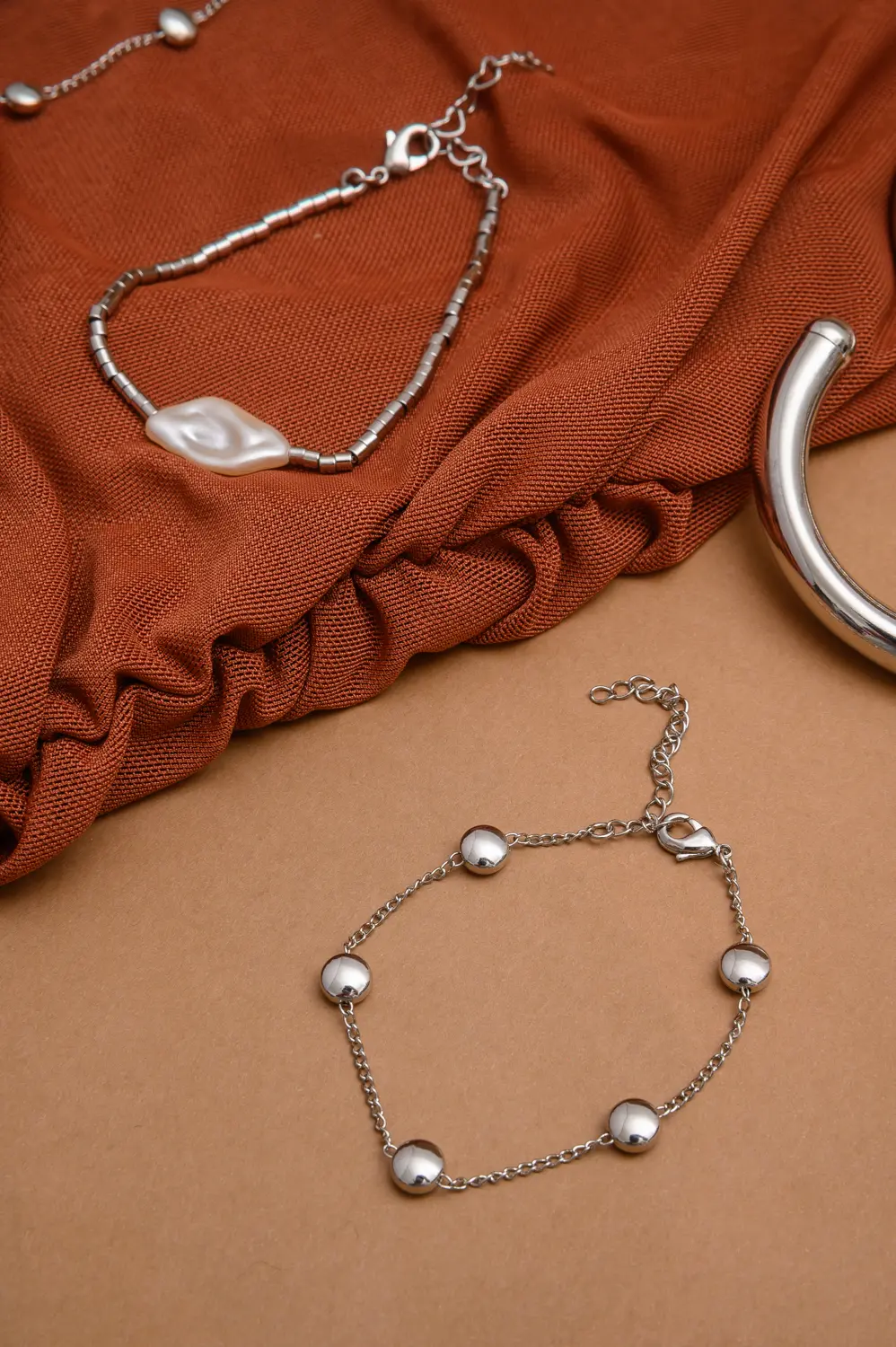 Pulseira Tacha com Banho em Ródio Branco