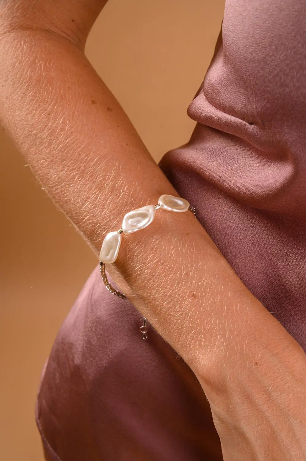 Pulseira Canutilho Três Pérolas com Banho em Ródio Branco