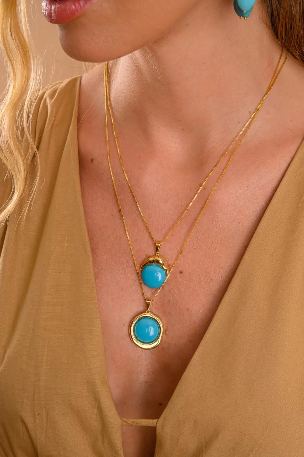 Colar Esfera Turquesa com Banho em Ouro 18k