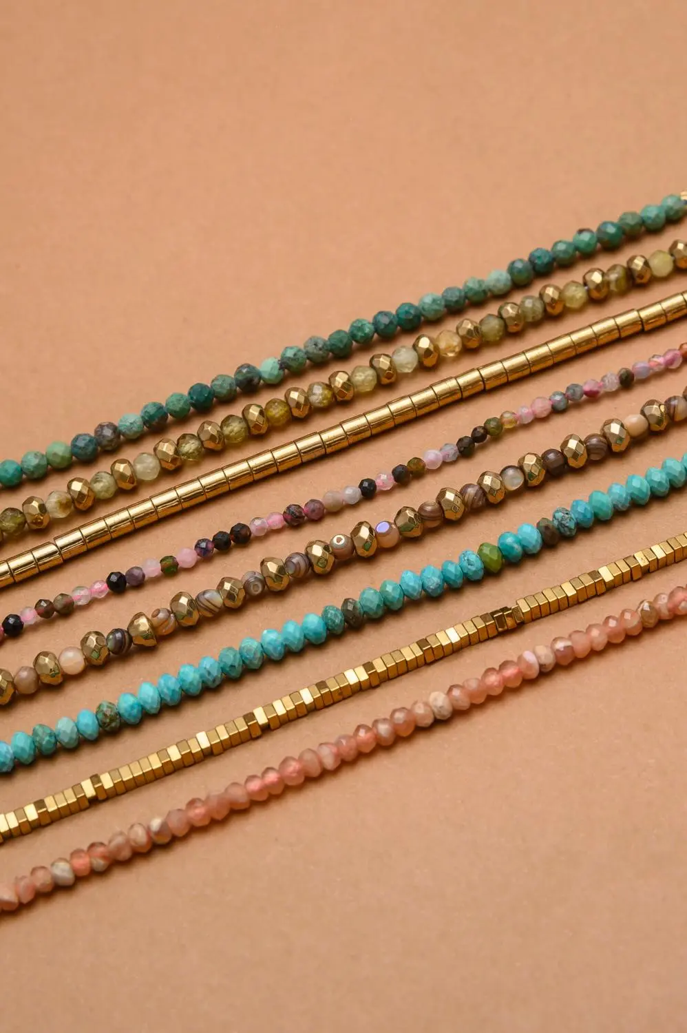 Pulseira Cristais Rosados com Banho em Ouro 18k