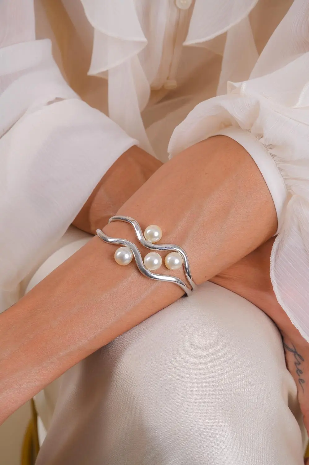 Bracelete Organic Pérola com Banho em Ródio Branco