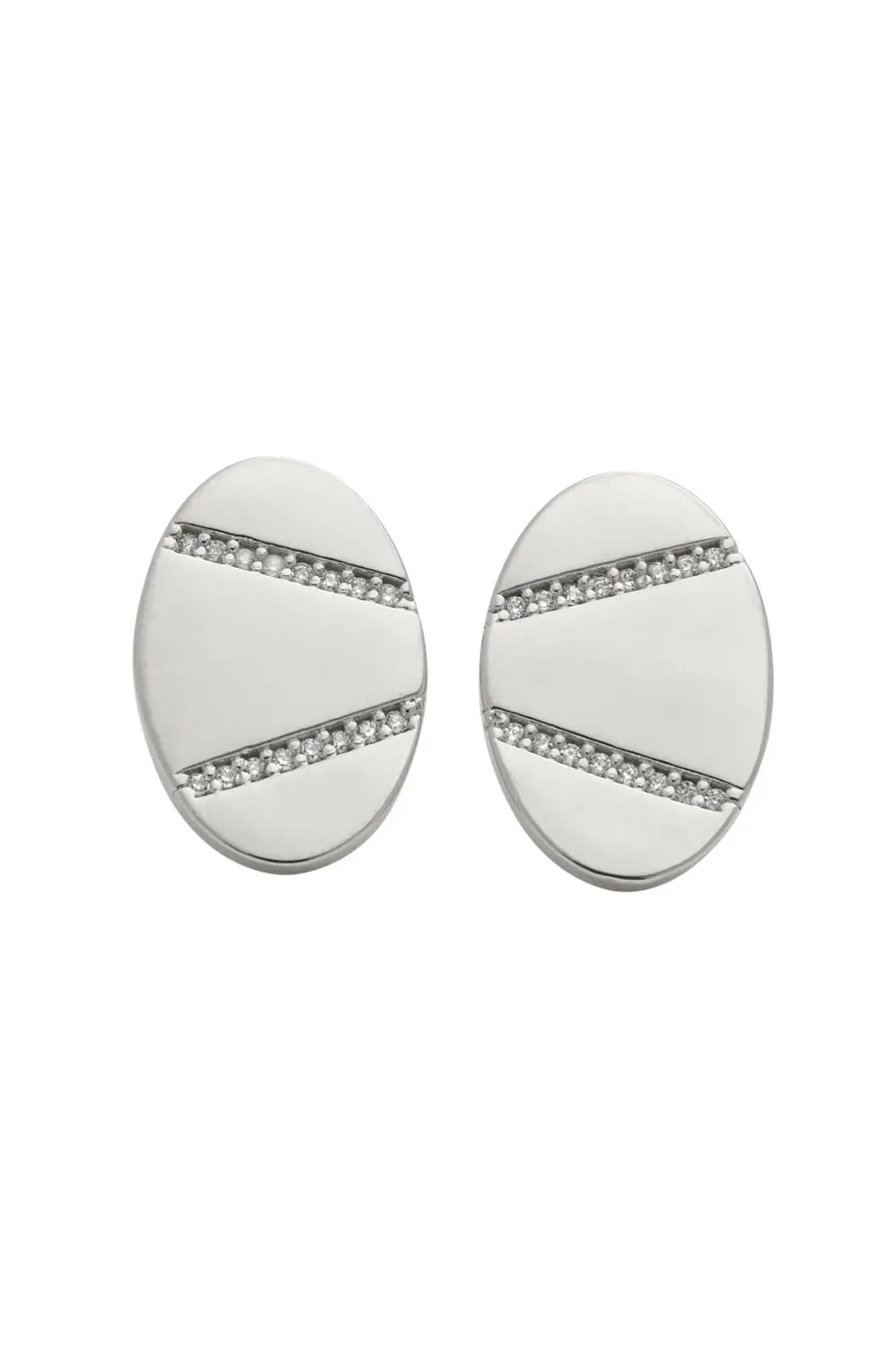Brinco Oval de Zircônias com Banho em Ródio Branco