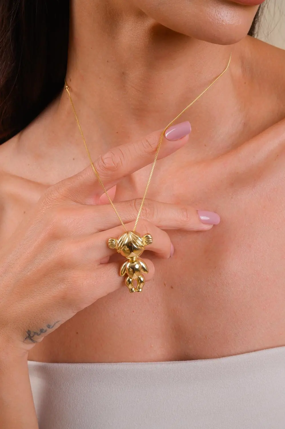 Pingente Menina com Corrente Veneziana com Banho em Ouro 18k
