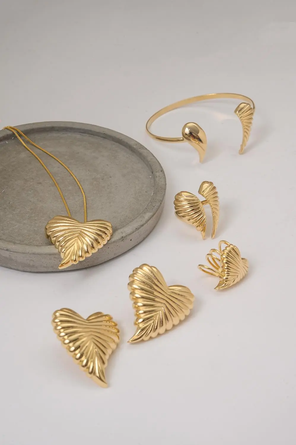 Piercing Fake Coração Goma com Banho em Ouro 18k