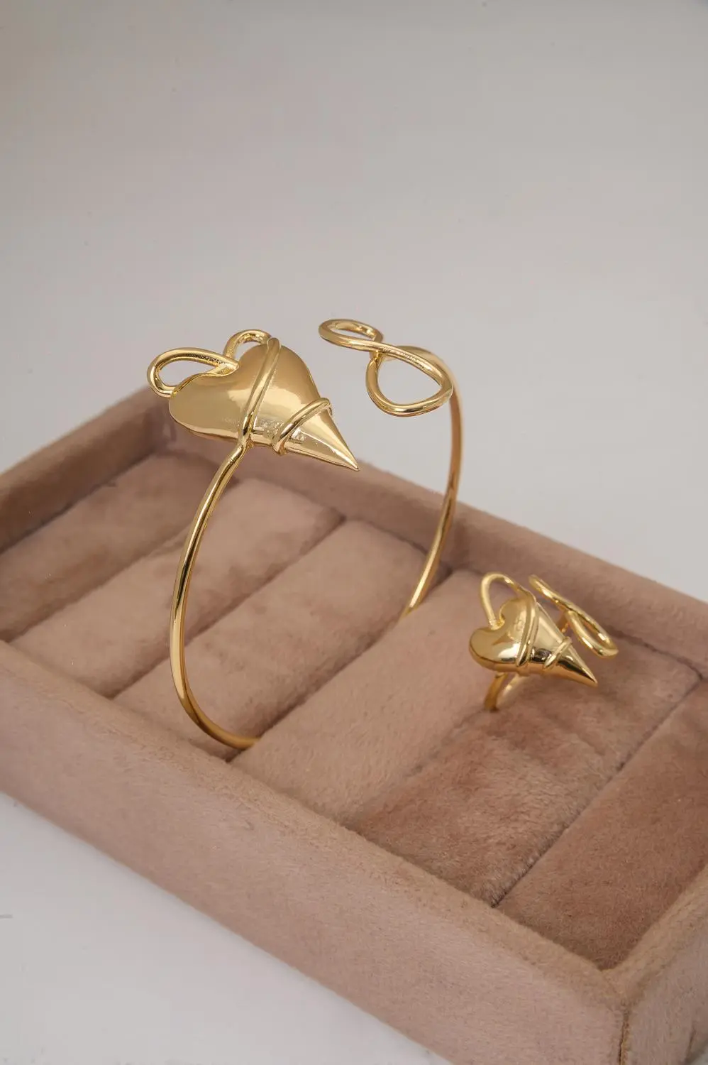 Bracelete Coração Encontro com Banho em Ouro 18k