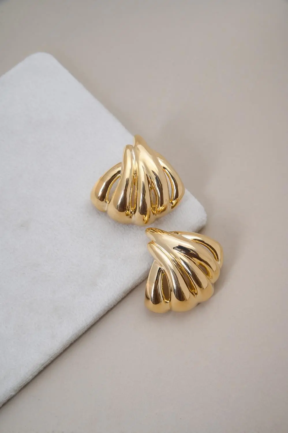 Brinco Comunike com Banho em Ouro 18k