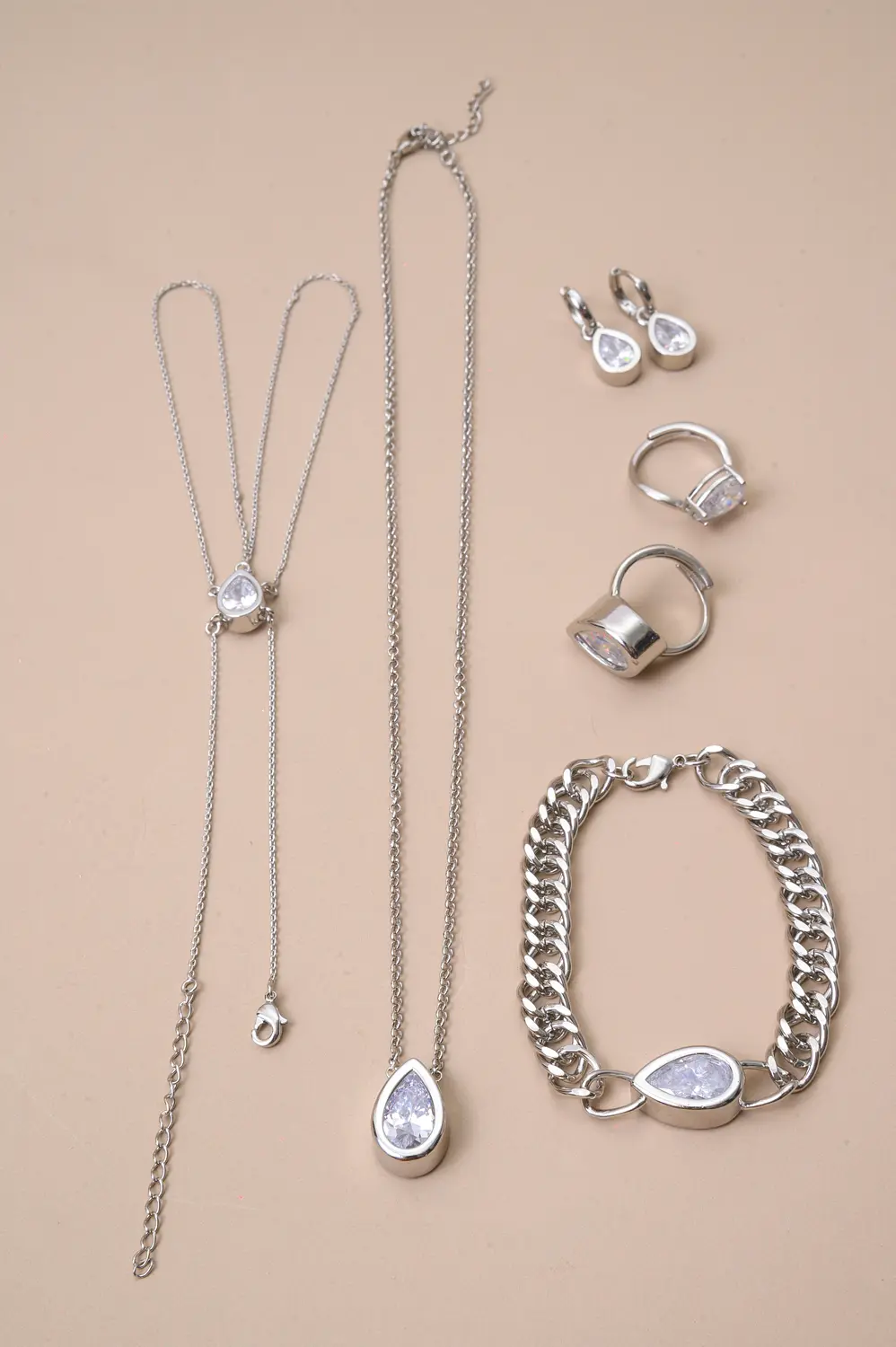 Pulseira de Mão Gota Conecta com Banho em Ródio Branco