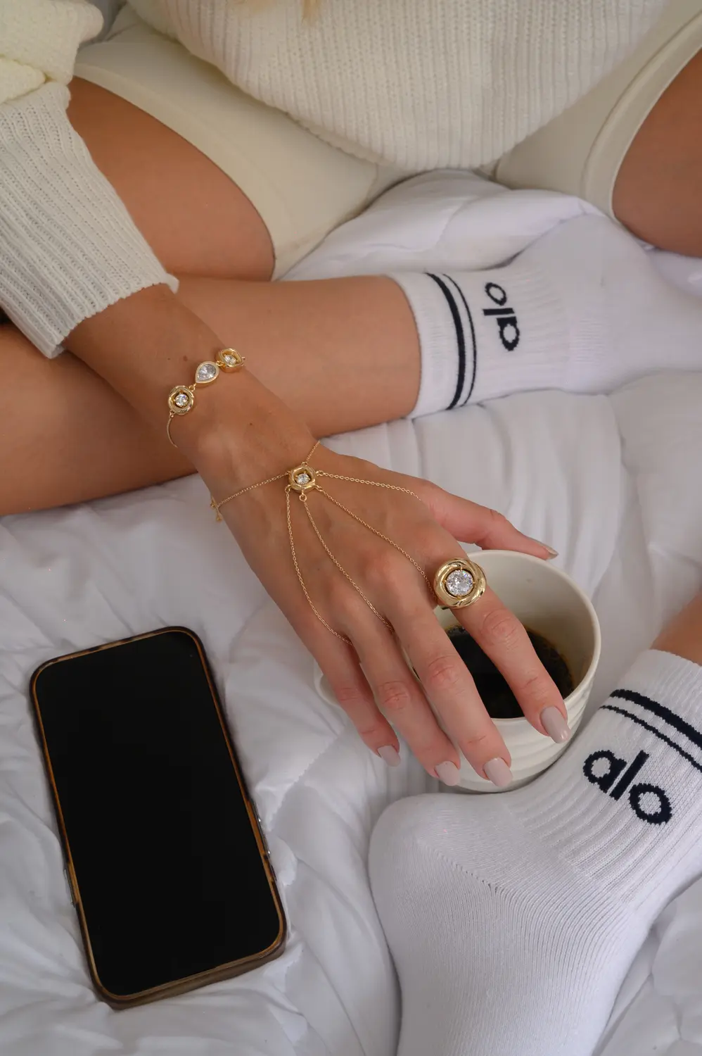 Pulseira de Mão Conecta com Banho em Ouro 18k