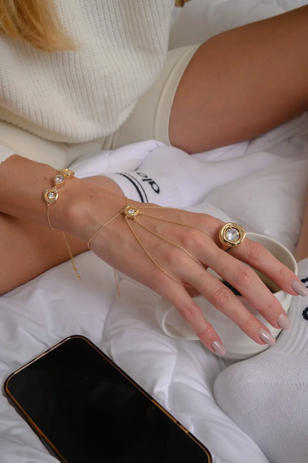 Pulseira de Mão Conecta com Banho em Ouro 18k
