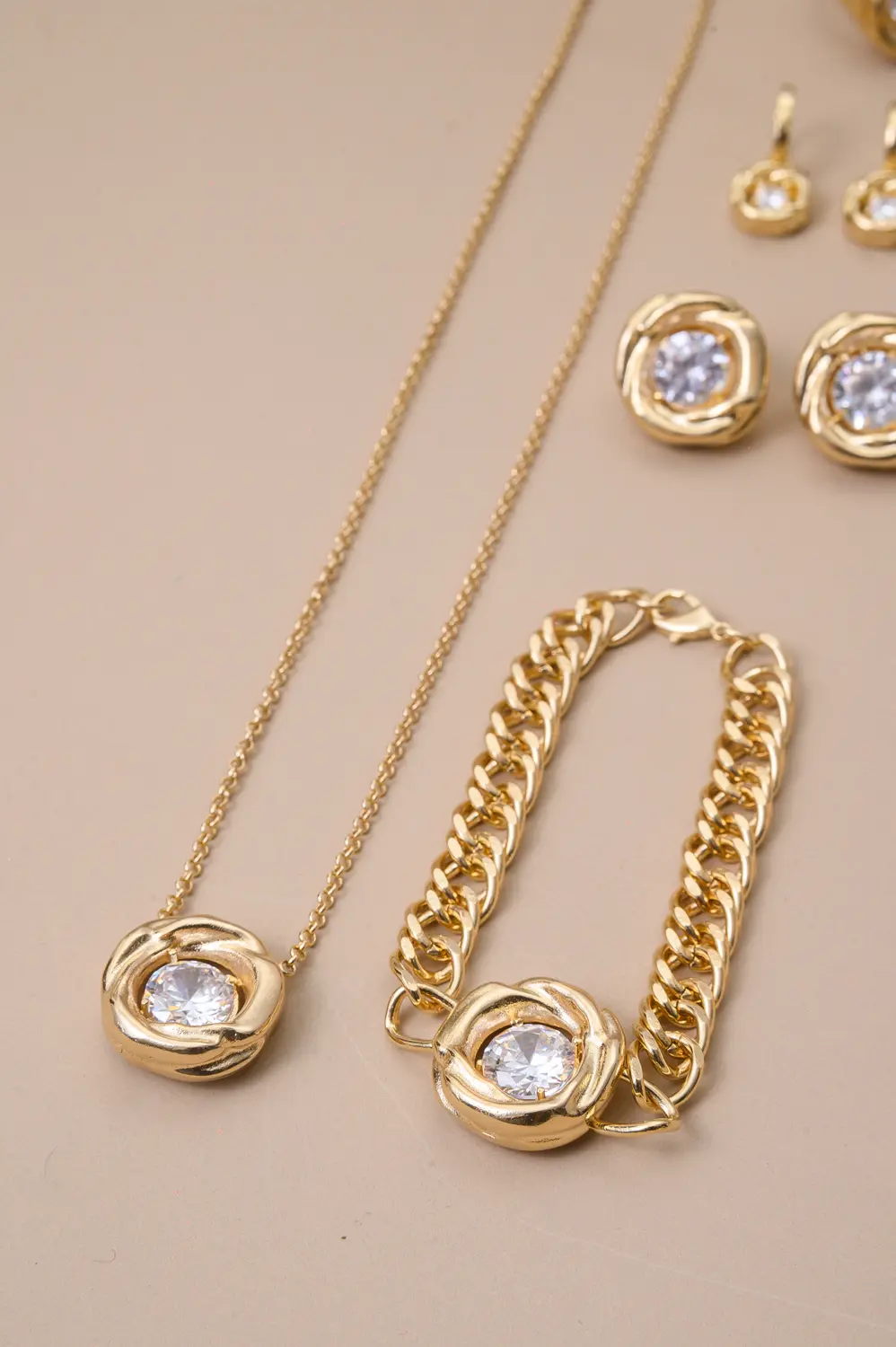 Colar Conecta com Banho em Ouro 18k