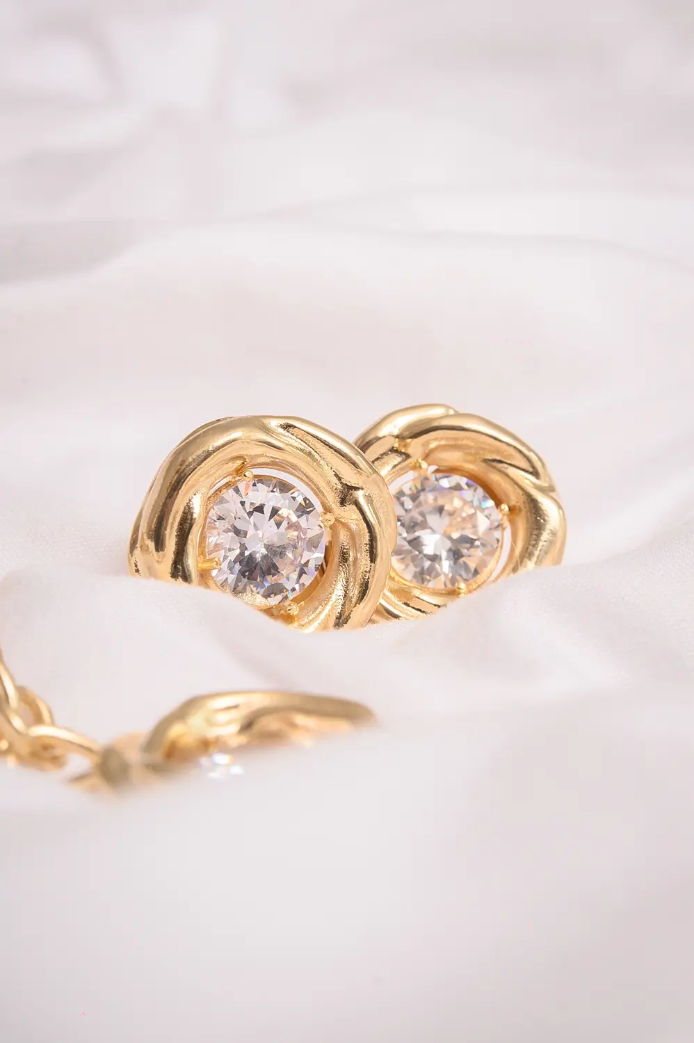Brinco Conecta com Banho em Ouro 18k