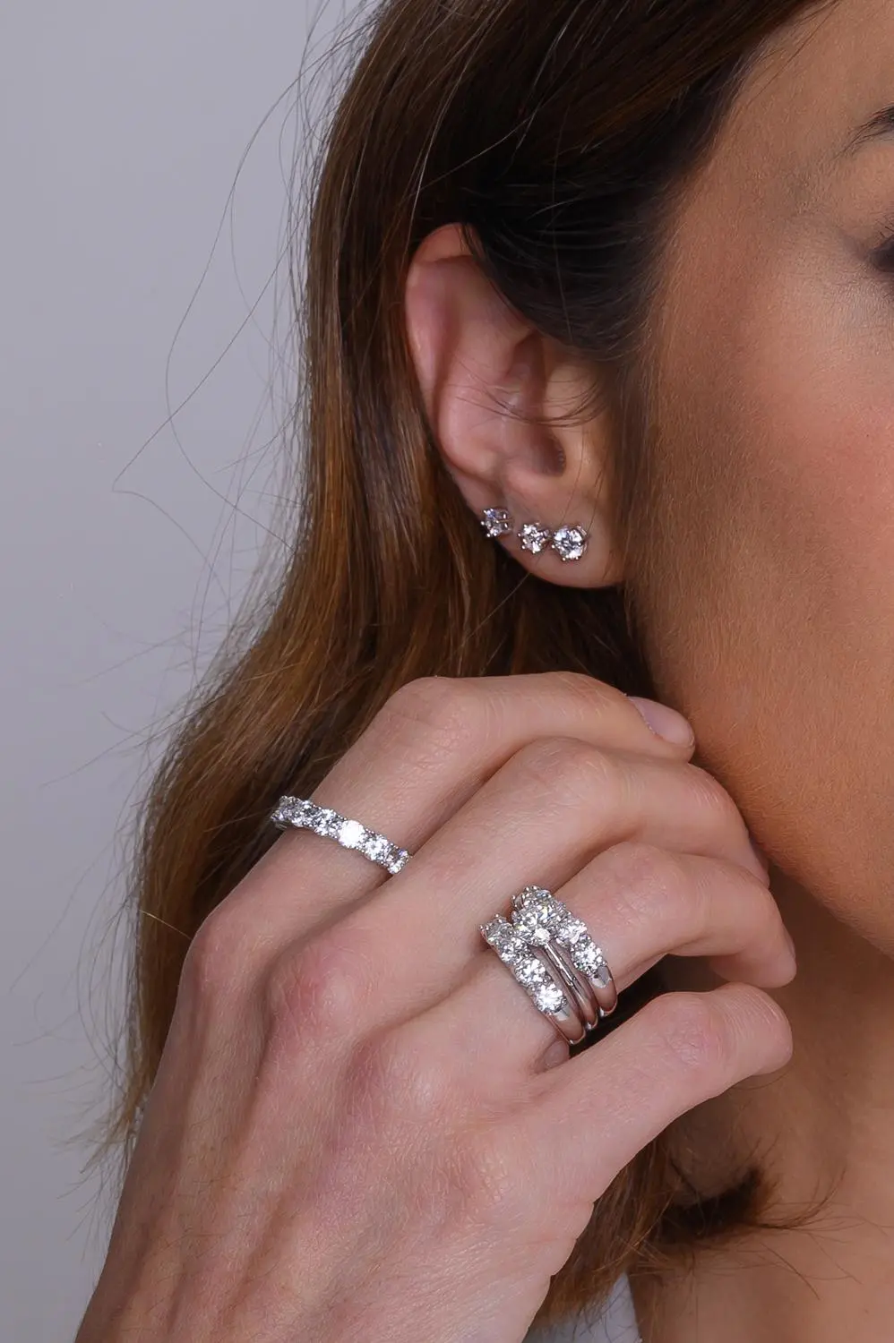 Anel Meia Aliança Moissanite 4mm - 0,3 ct em Prata 925 Banhado em Ródio Branco