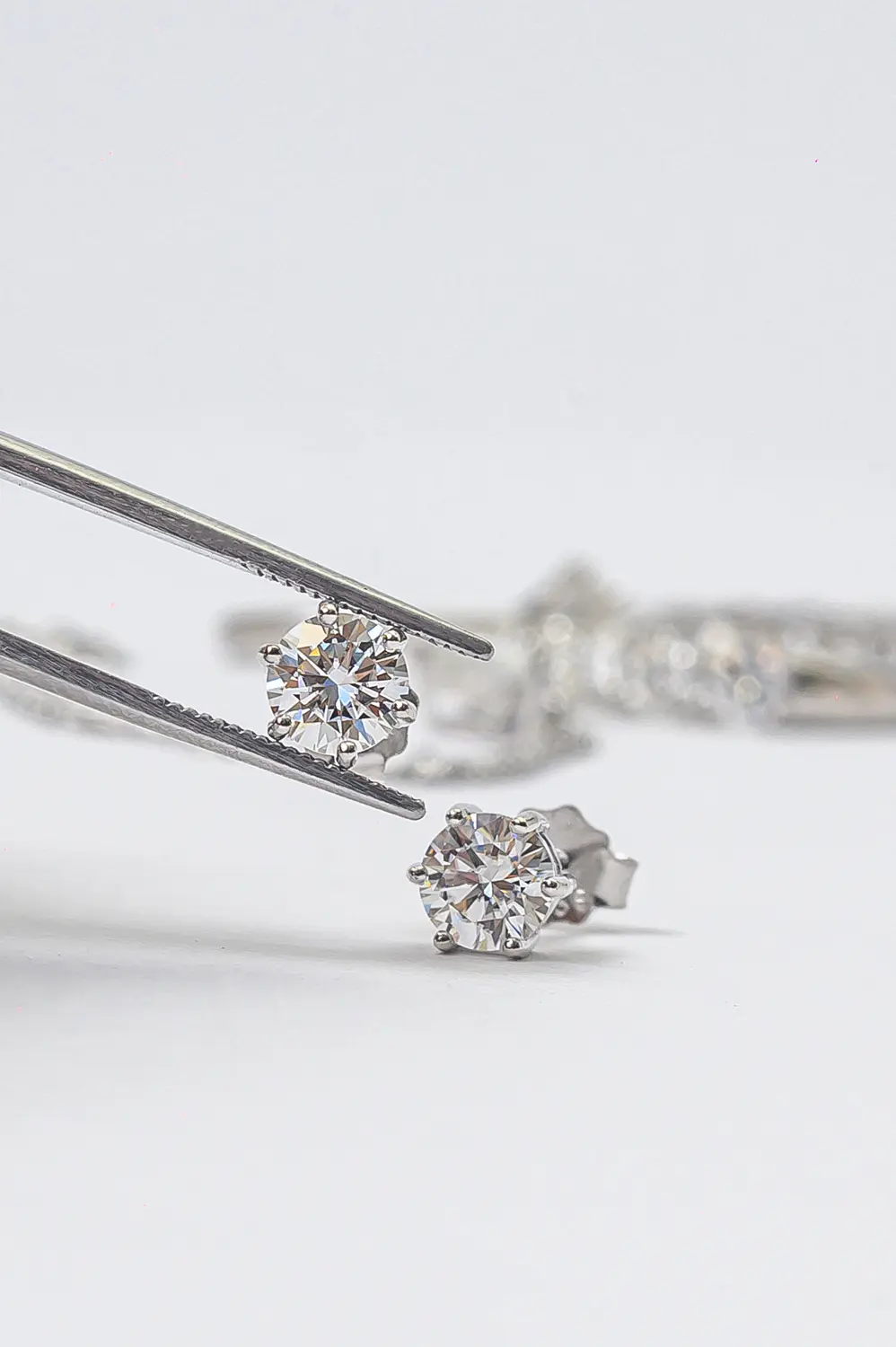 Brinco Ponto de Luz Moissanite 5mm - 0,5 CT em Prata 925 Banhado em Ródio Branco