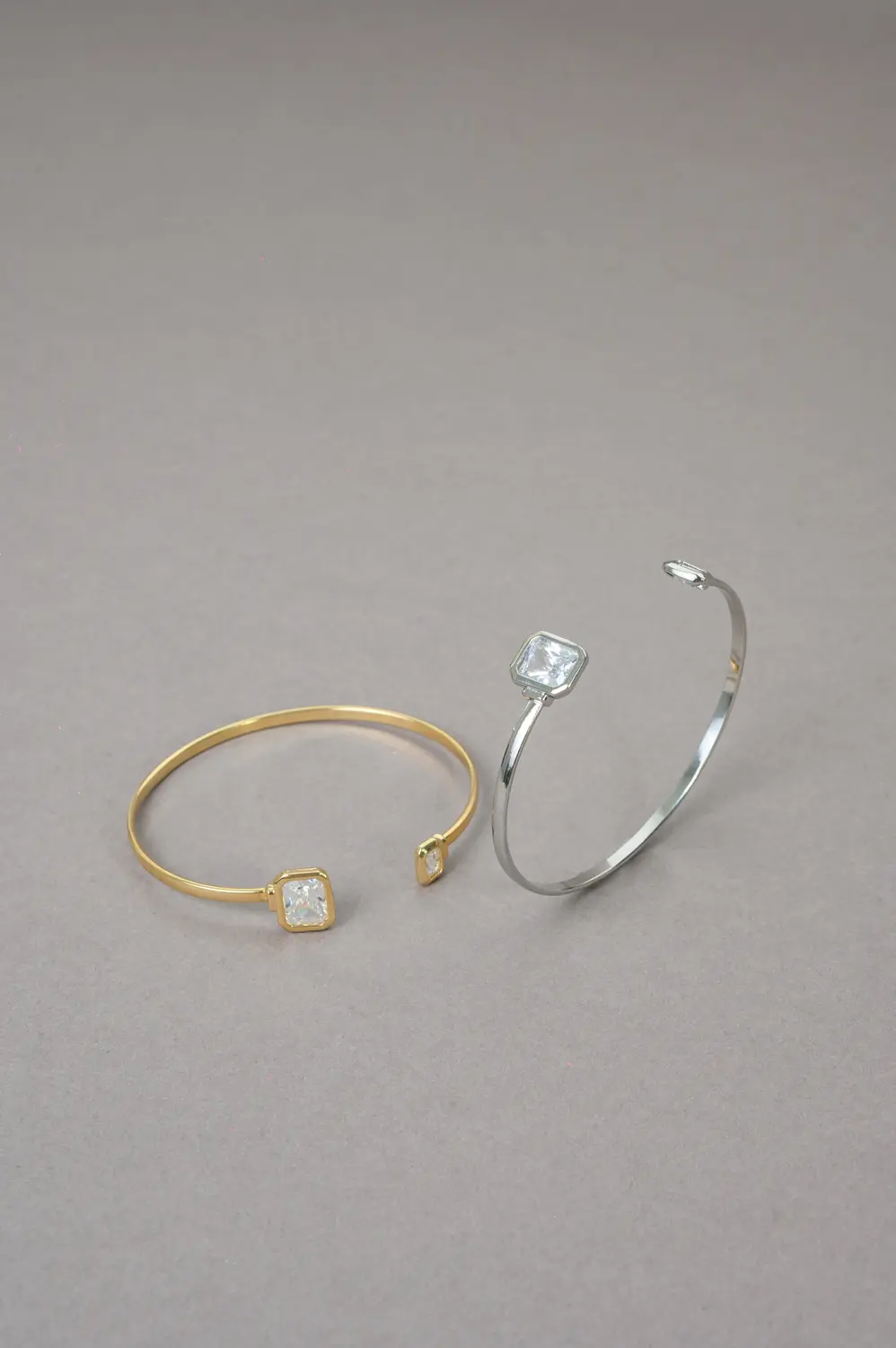 Bracelete Retangular com Banho em Ródio Branco