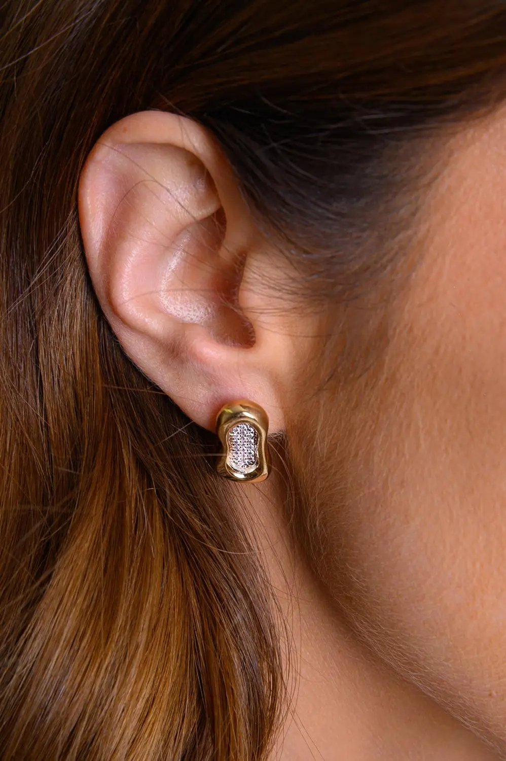 Brinco Traço Banhado em Ouro 18k com Caneta de Ródio Branco