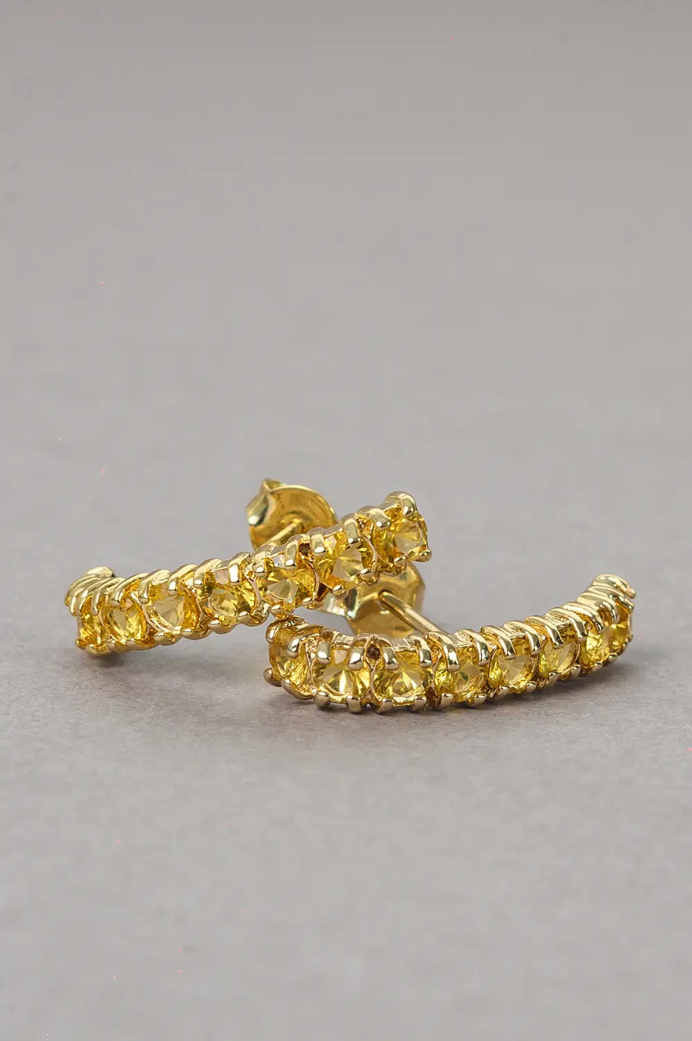 Brinco Ear Hook Todo Cravejado Yellow Fancy com Banho em Ouro 18k