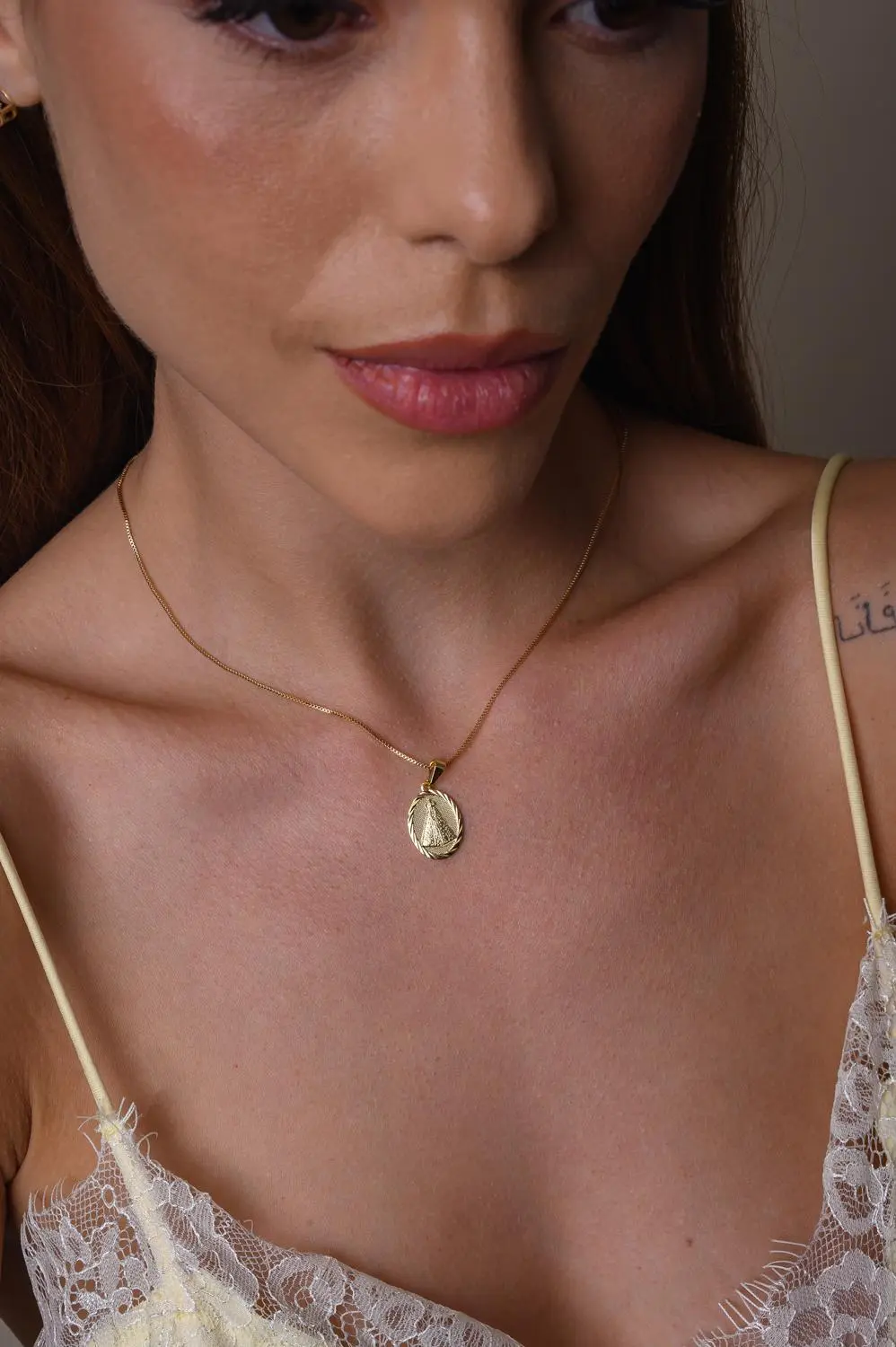 Colar Medalha Nossa Senhora com Banho em Ouro 18k