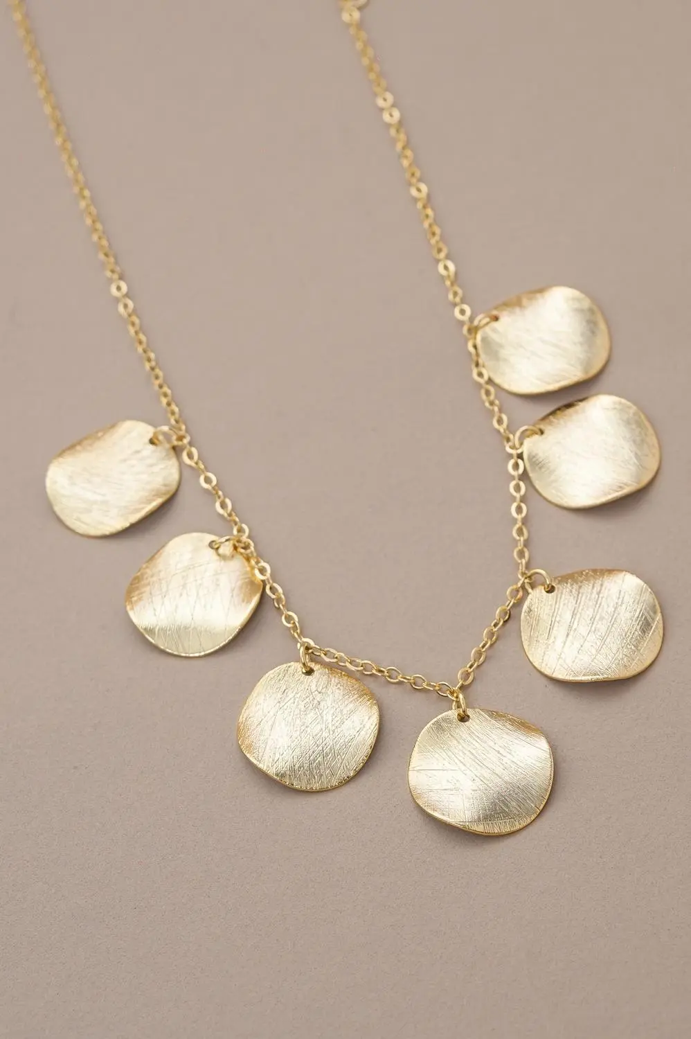 Colar Medalhas Riscadas com Banho em Ouro 18k