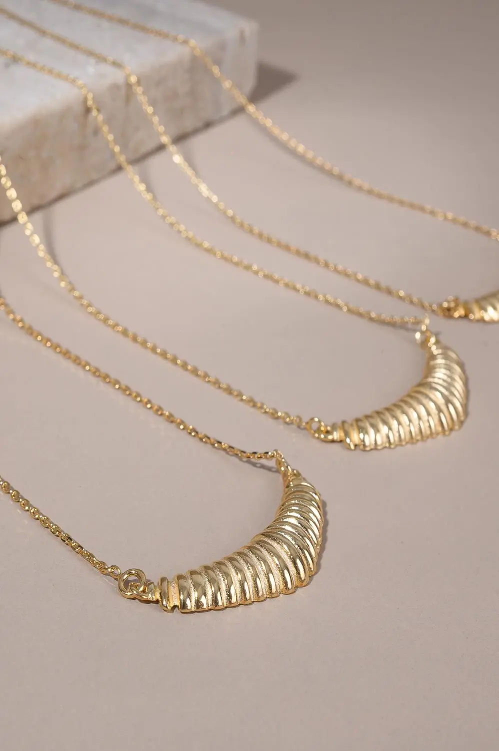 Colar Texturizado com Banho em Ouro 18k