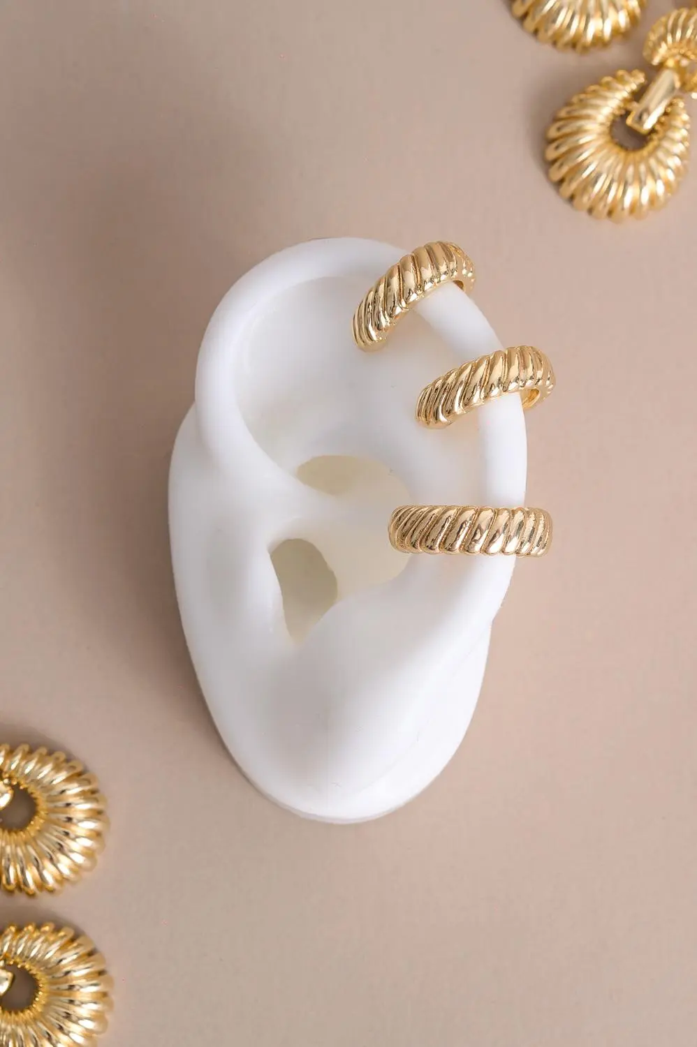 Piercing Fake Texturizado com Banho em Ouro 18k