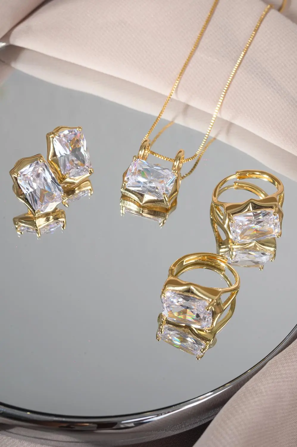 Brinco Reflexo com Banho em Ouro 18k
