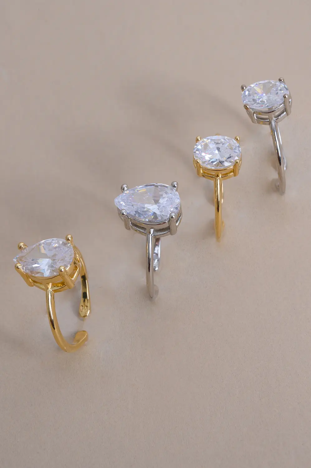 Anel Gota Zircônia Regulável com Banho em Ouro 18k