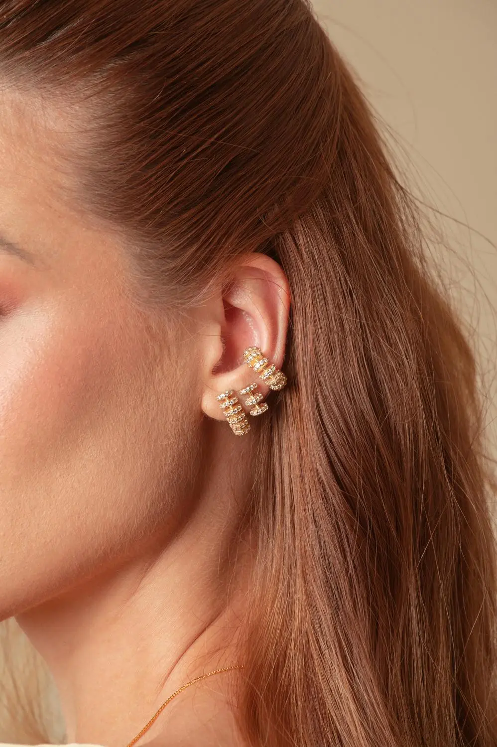 Piercing Fake Minimalista Cravejado com Banho em Ouro 18k
