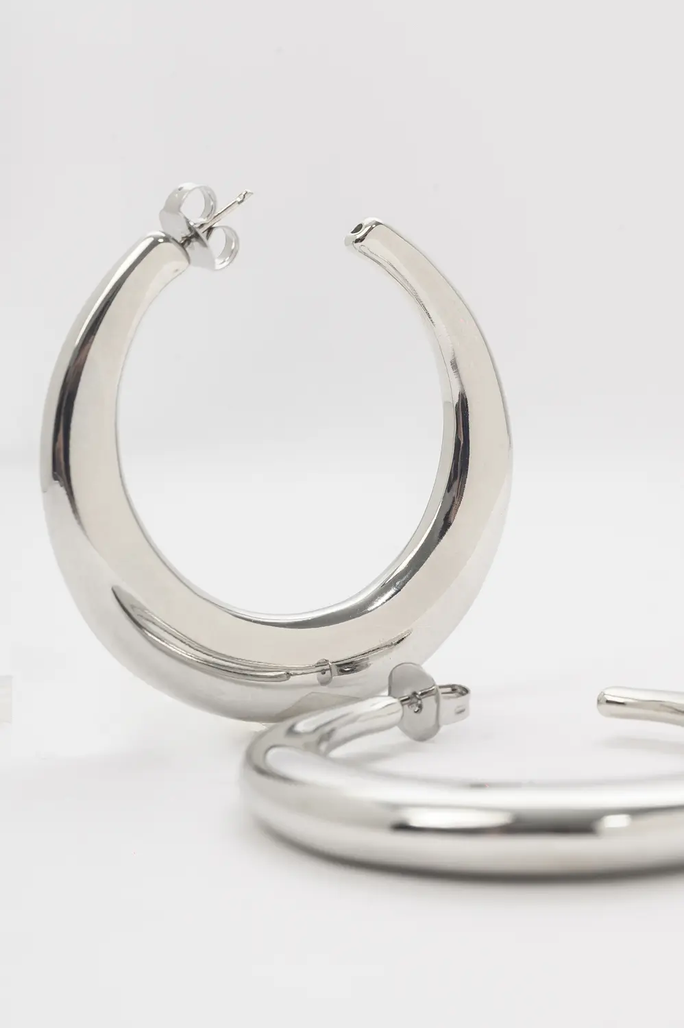 Argola Clássica Eletroformação com Banho em Ródio Branco