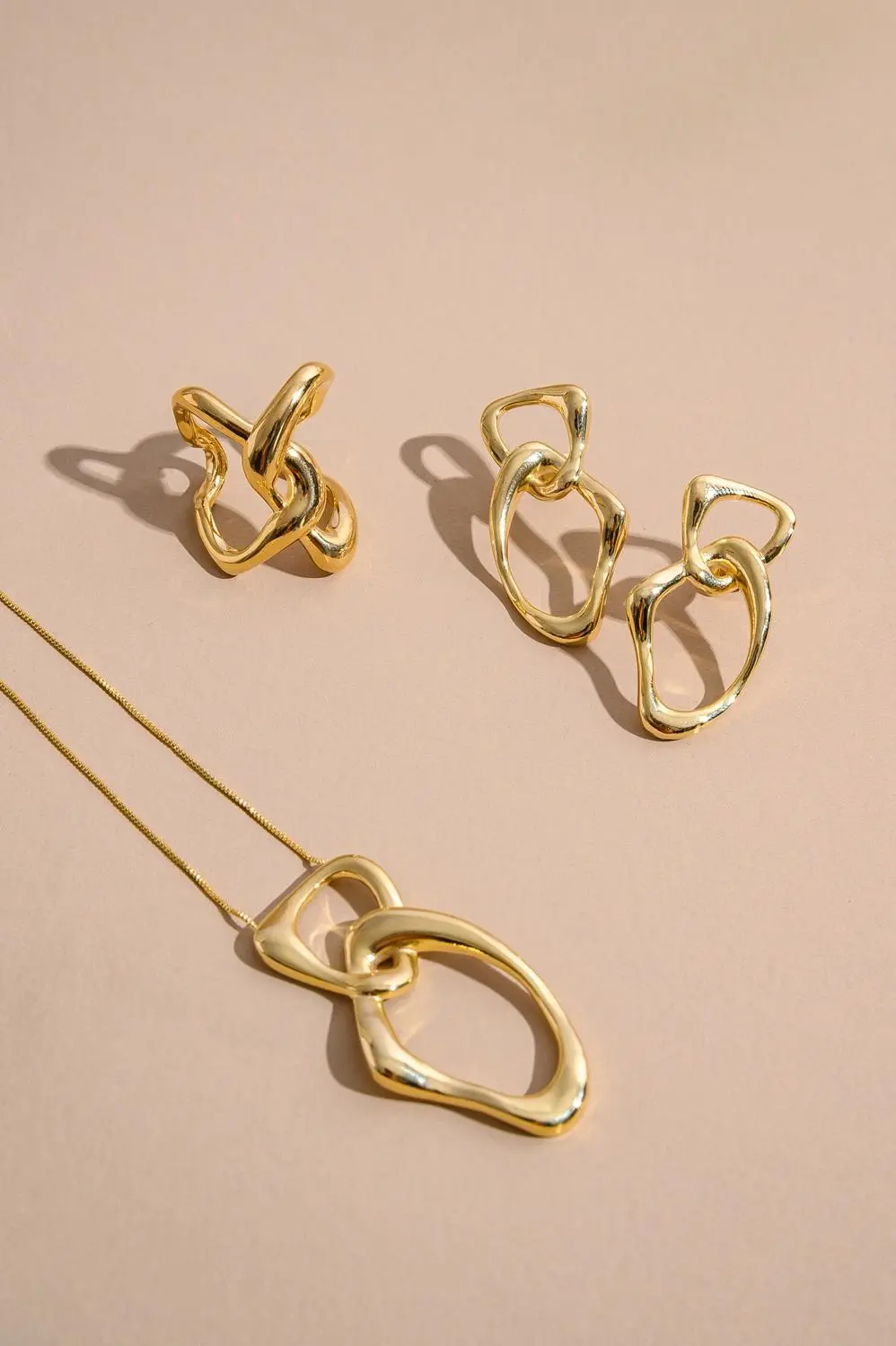 Anel Entrelaço com Banho em Ouro 18k
