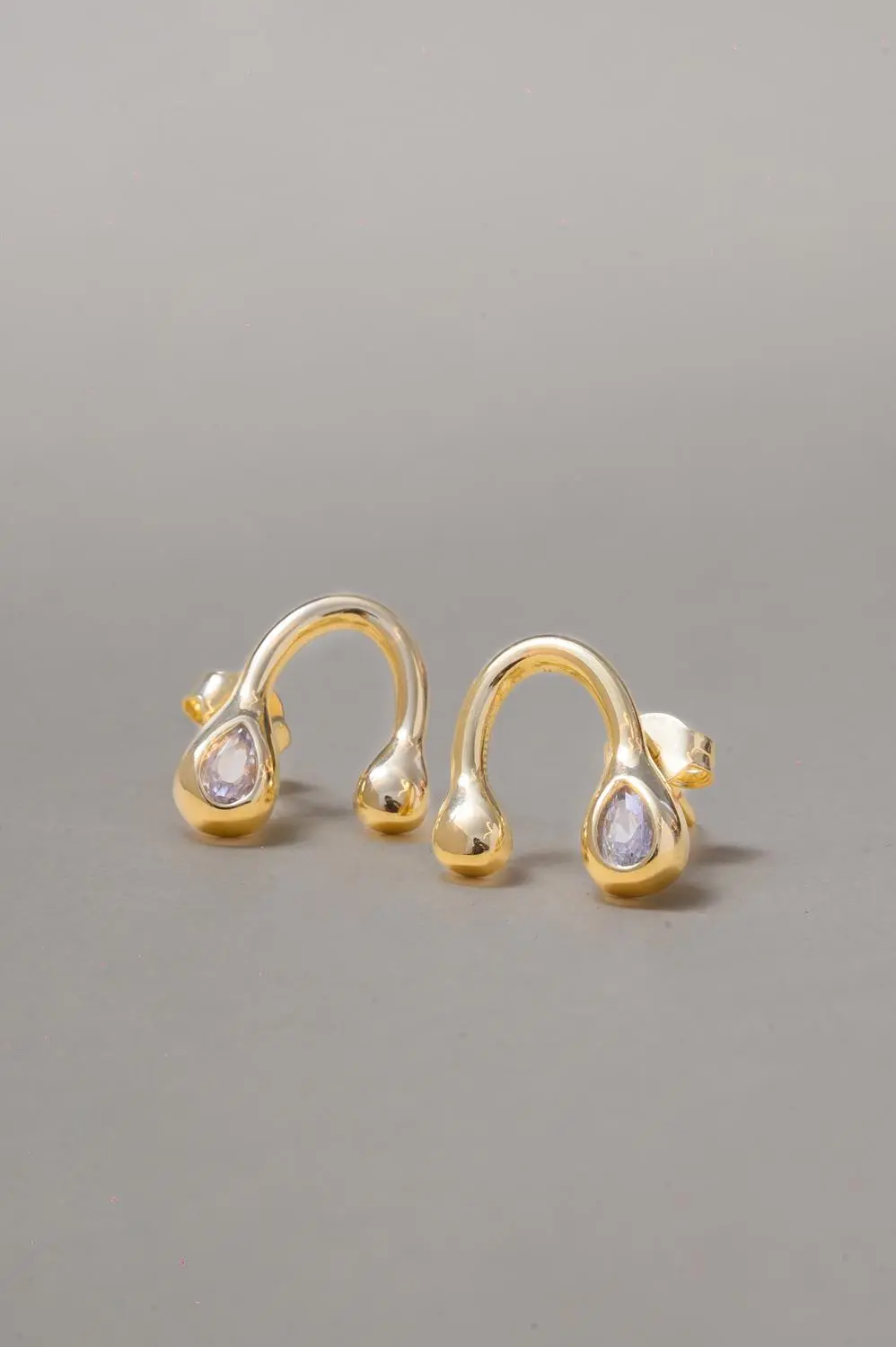 Brinco Design com Banho em Ouro 18k