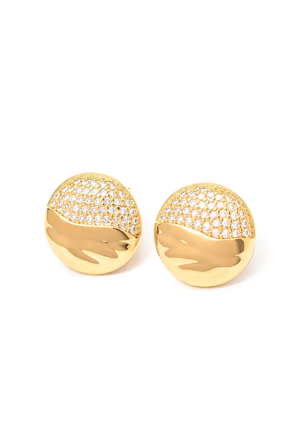 Brinco Meio Cravejado com Banho em Ouro 18k