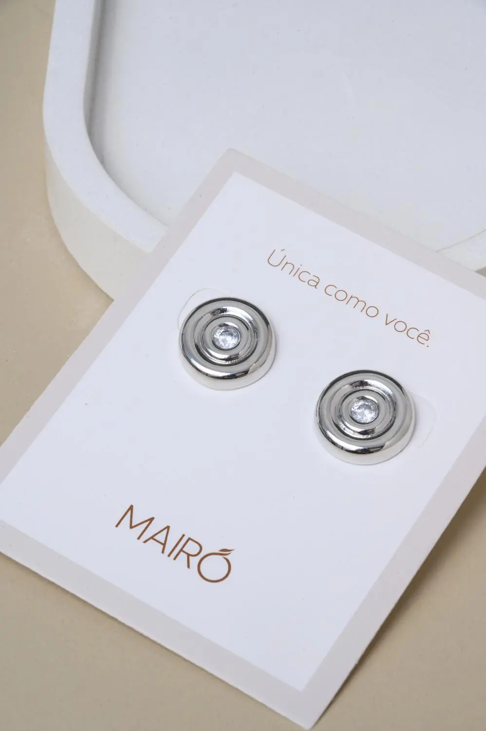 Brinco Voltas e Zircônia com Banho em Ródio Branco