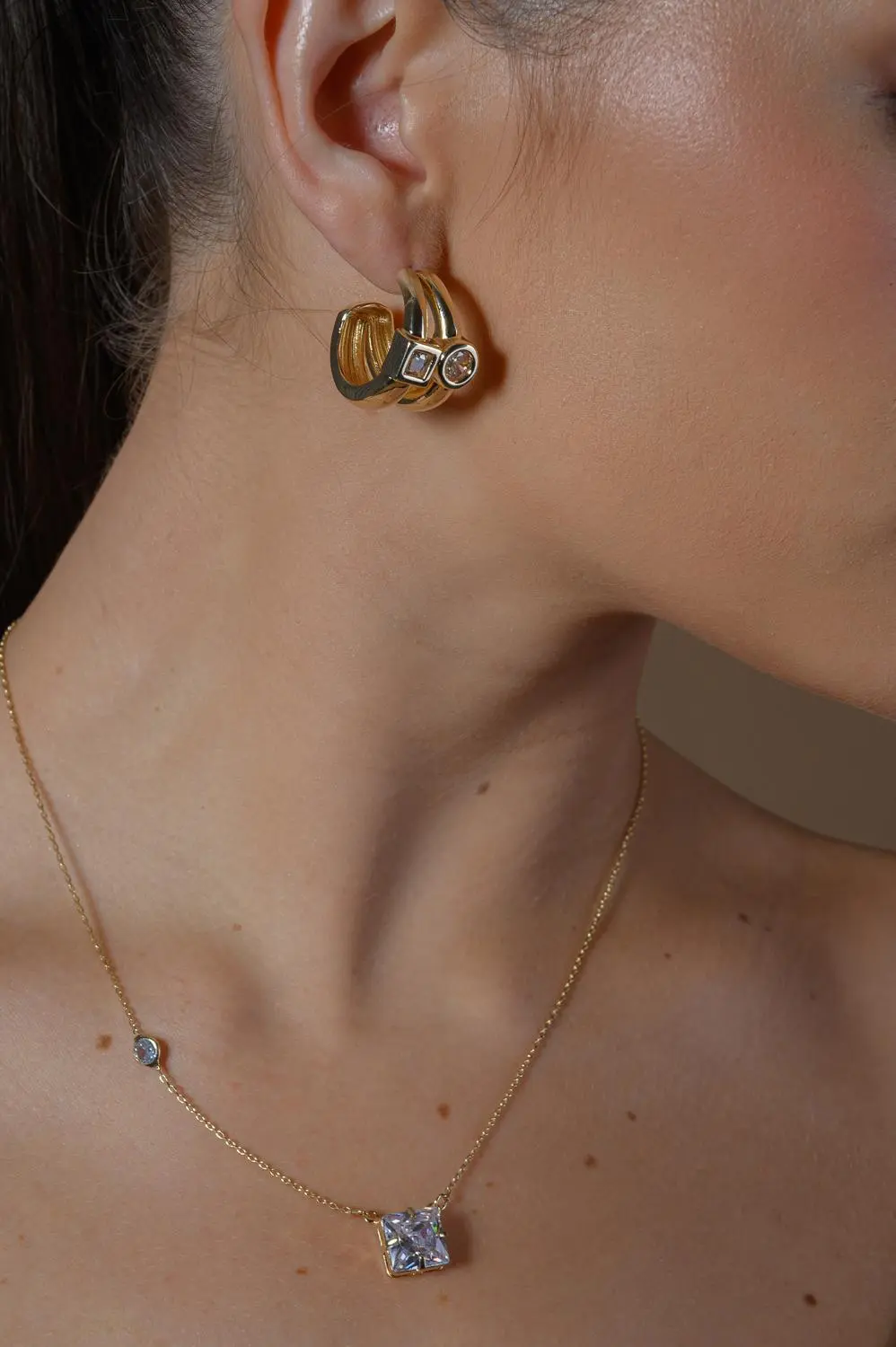Colar Quadrado com Banho em Ouro 18k