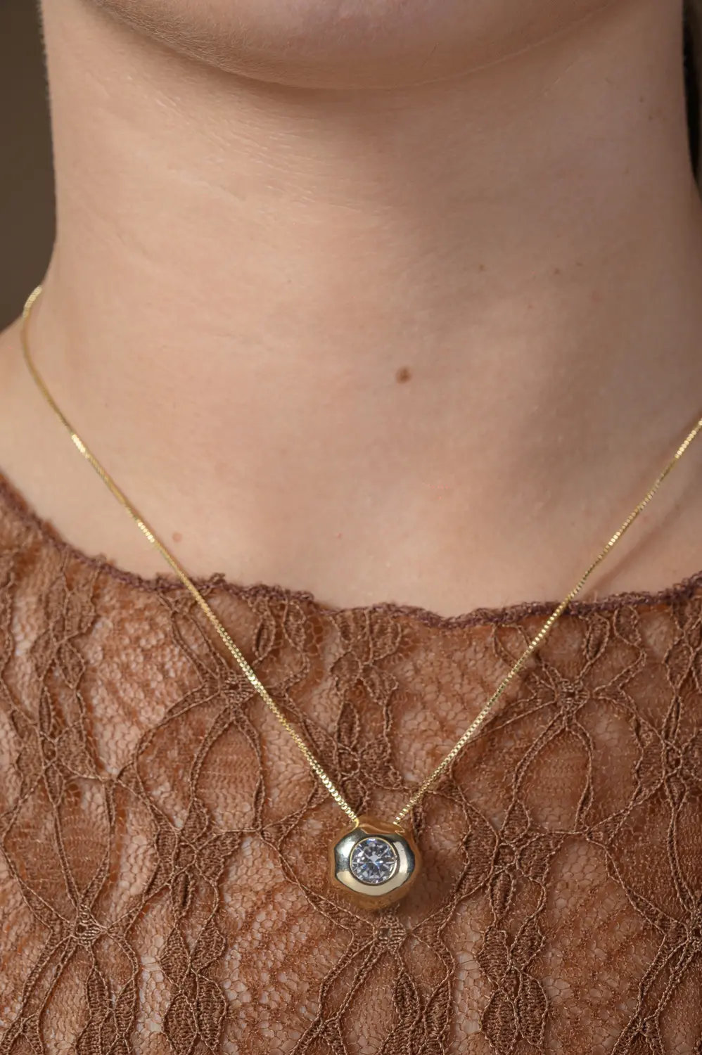 Colar Esfera Formas com Banho em Ouro 18k