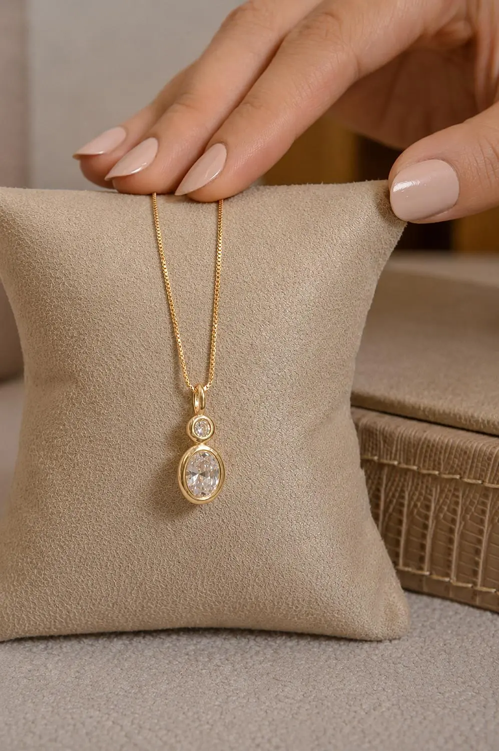 Colar Duas Zircônias com Banho em Ouro 18k