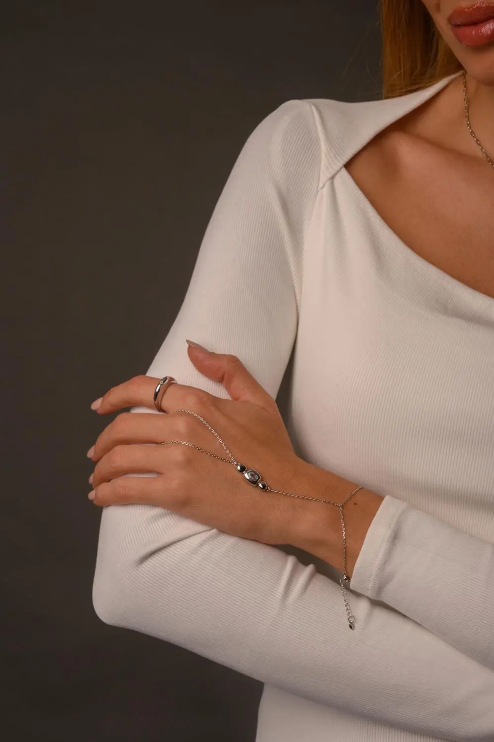 Pulseira de Mão Urban com Banho em Ródio Branco