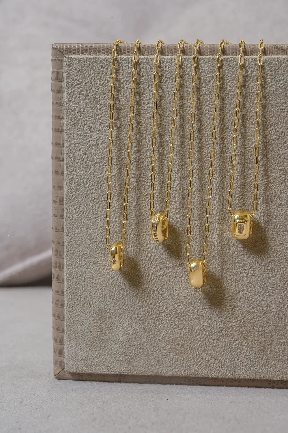 Colar Elo Quadrado de Zircônia com Banho em Ouro 18k