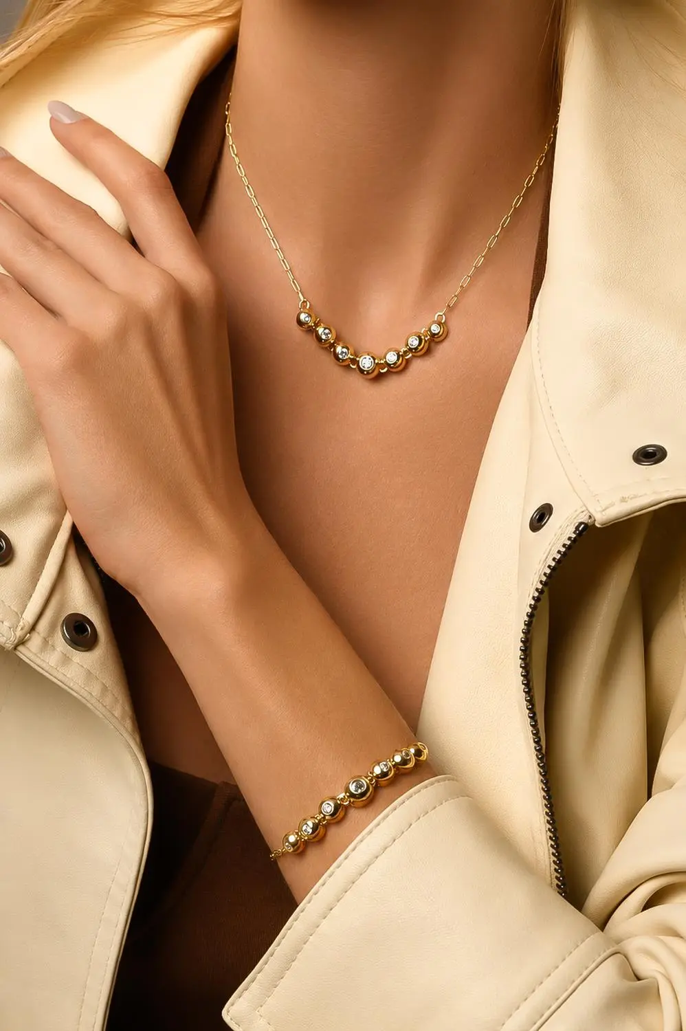 Pulseira Esferas com Banho em Ouro 18k
