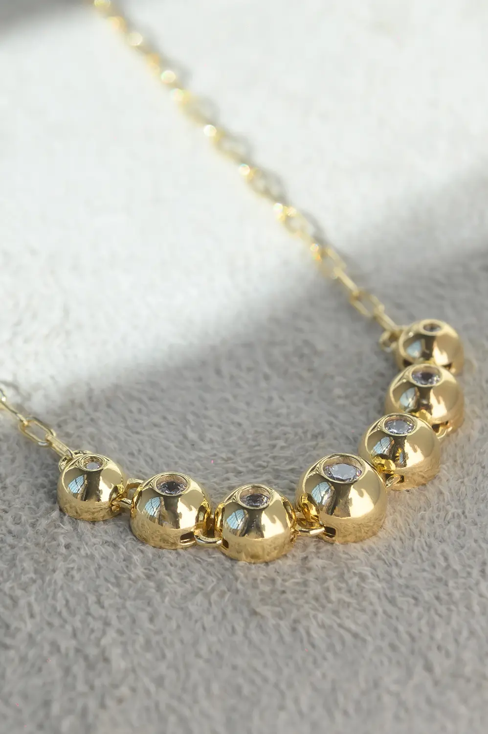 Colar Esferas com Banho em Ouro 18k