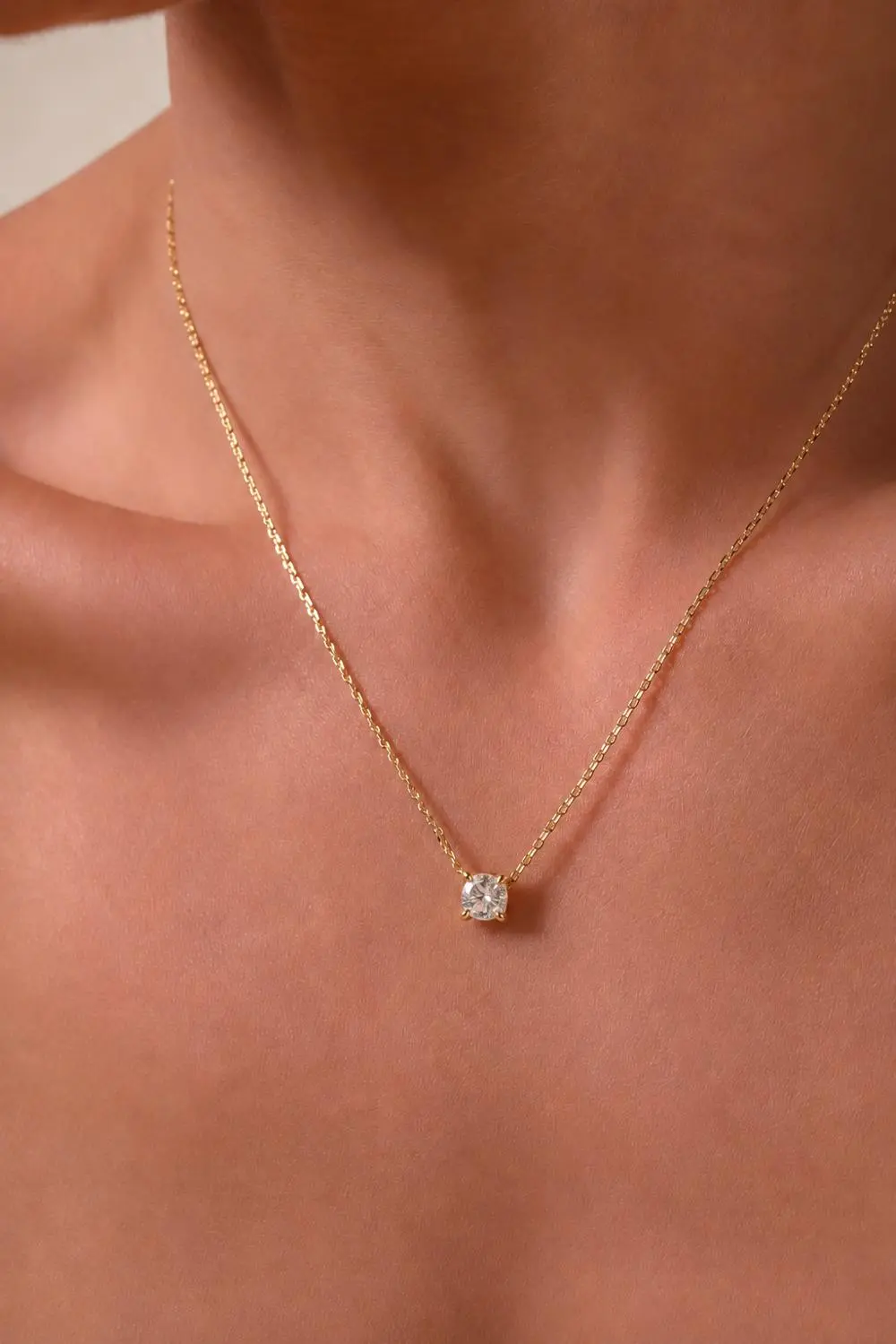 Colar Ponto de Luz 5mm - 4 Garras com Banho em Ouro 18k