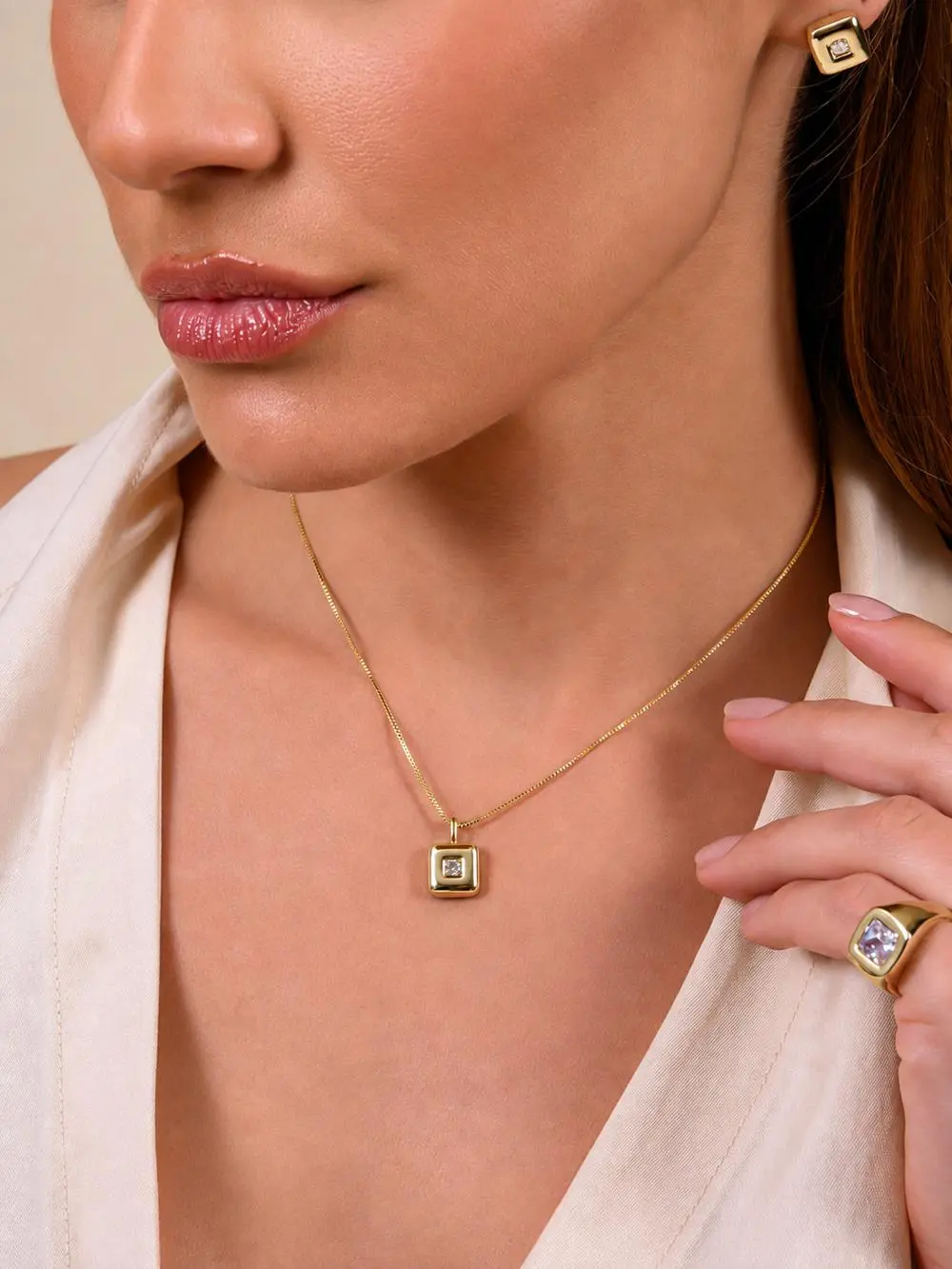 Colar Quadrado com Zircônia com Banho em Ouro 18k