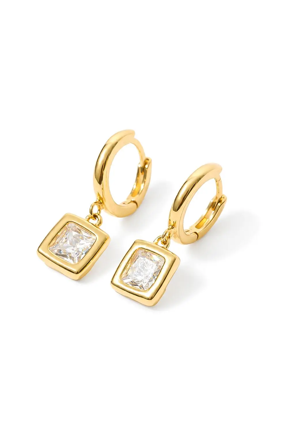 Argola Click Quadrada com Banho em Ouro 18k