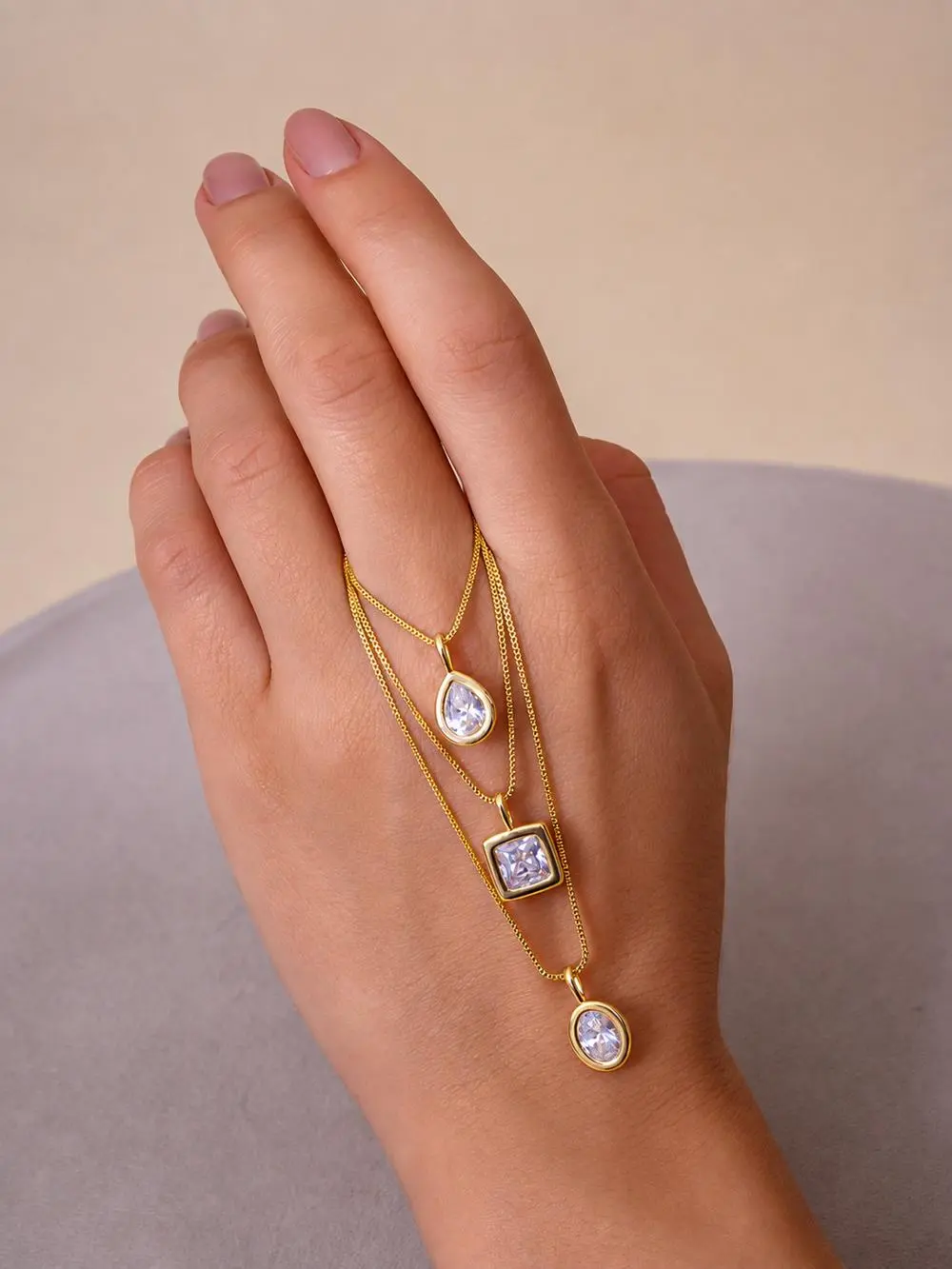 Colar Gota de Zircônia com Banho em Ouro 18k