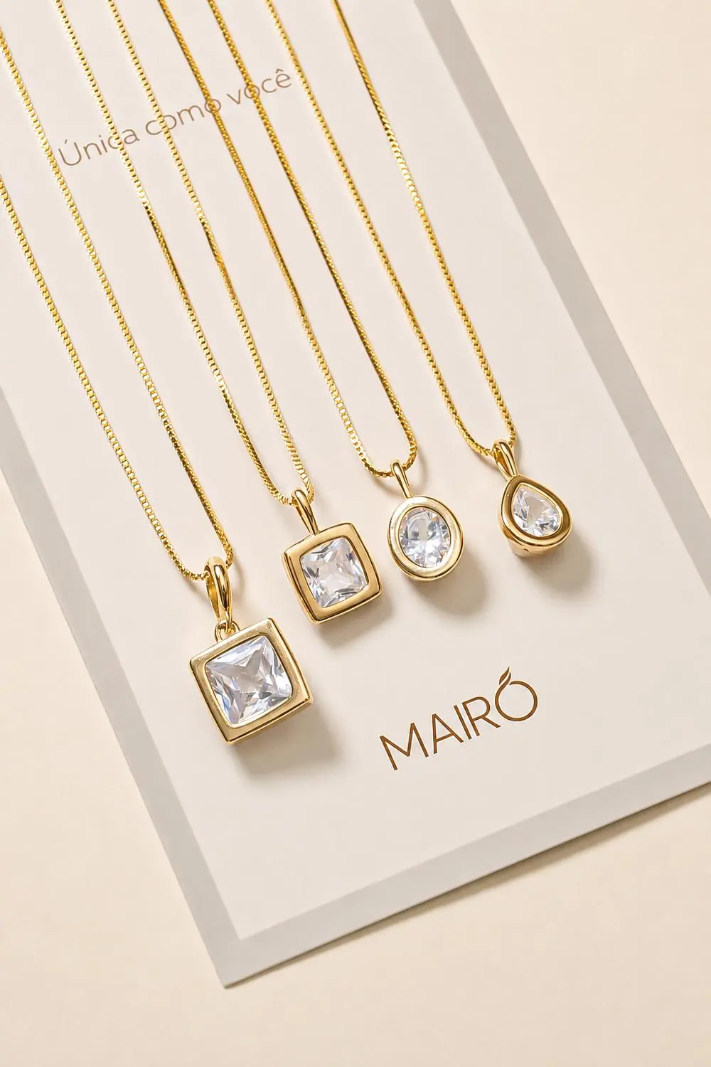 Colar Quadrado de Zircônia com Banho em Ouro 18k
