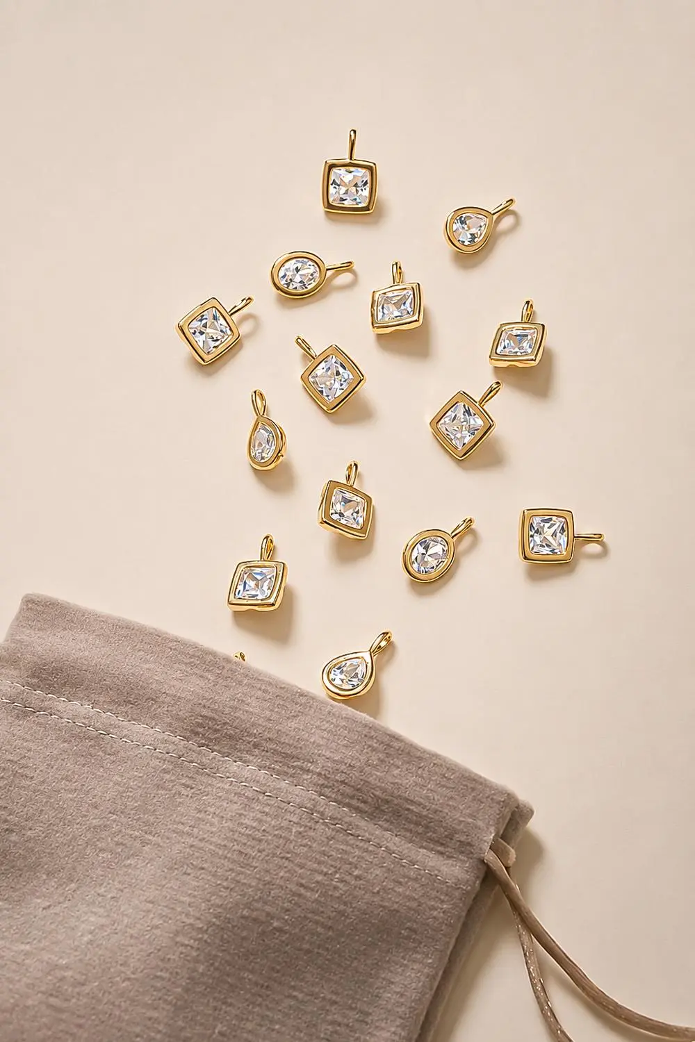 Colar Quadrado de Zircônia com Banho em Ouro 18k