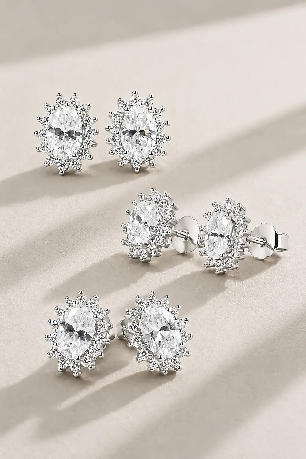 Brinco Moissanite Delicado 4/6mm em Prata 925 com Banho em Ródio Branco