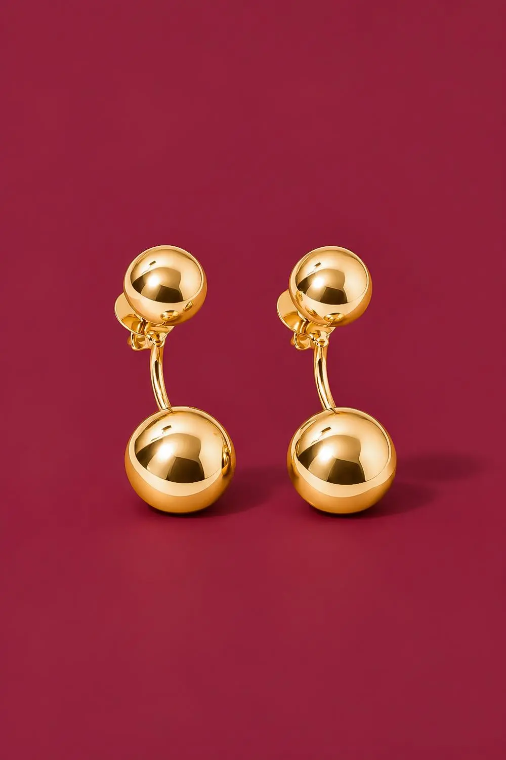 Brinco Duas Meia Bola com Banho em Ouro 18k