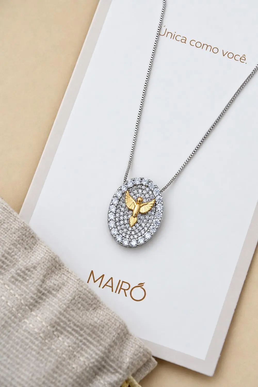 Colar Cravejado Espírito Santo no Ouro 18k com Banho em Ródio Branco
