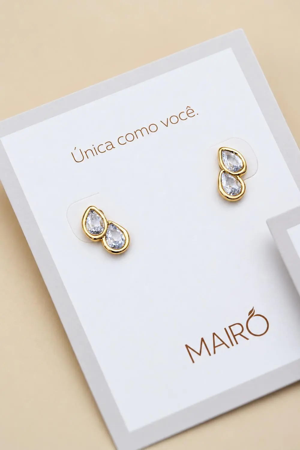 Brinco Duas Gotas Juntas com Banho em Ouro 18k